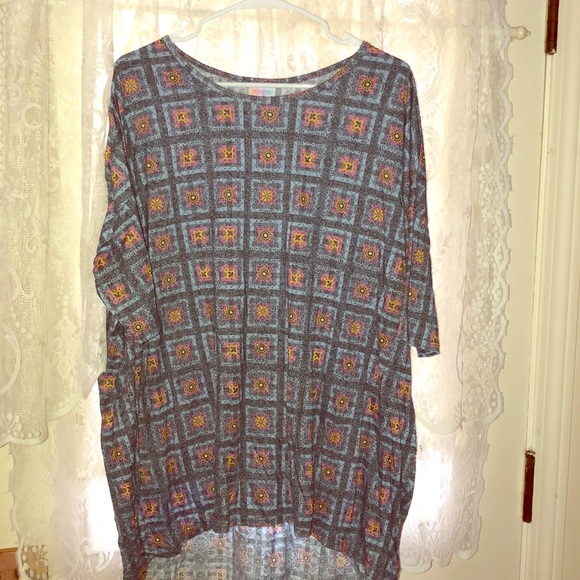 Lularoe Irma - Picture 1 of 3